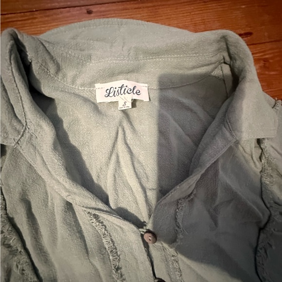 Listicle sage green button up blouse - Picture 2 of 2